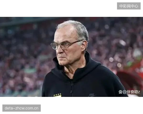 贝尔萨的激进前压是一把双刃剑，阿劳霍压上后的防守空档或成战术命门。
